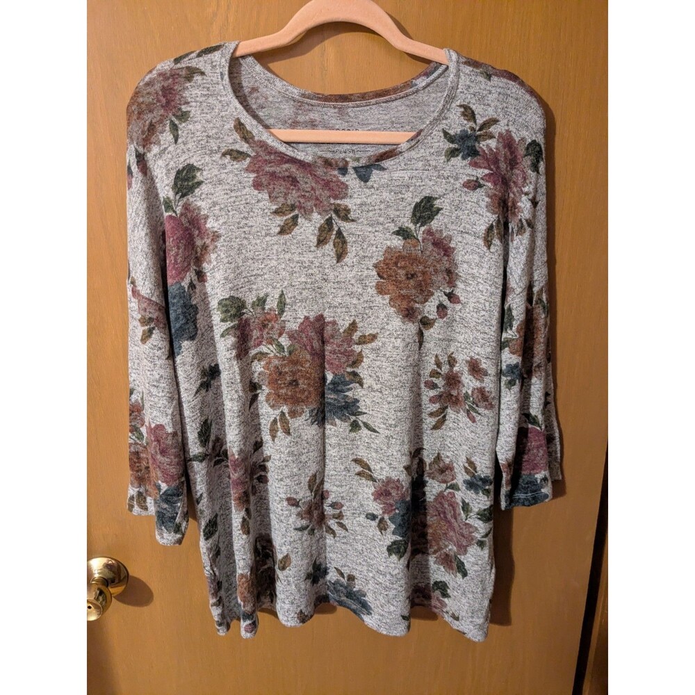 Torrid 1x Super Soft Plush Gray Floral Top